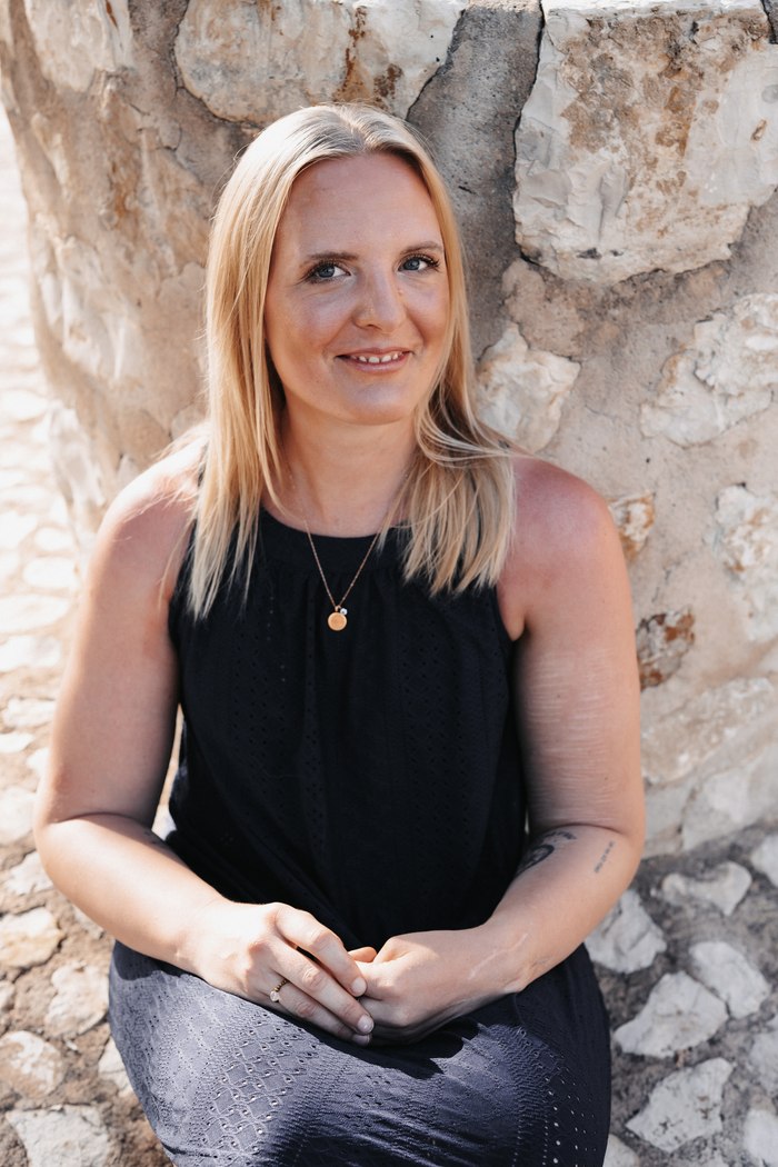Julia Heinrichs, OFFSTAGE STUDIO